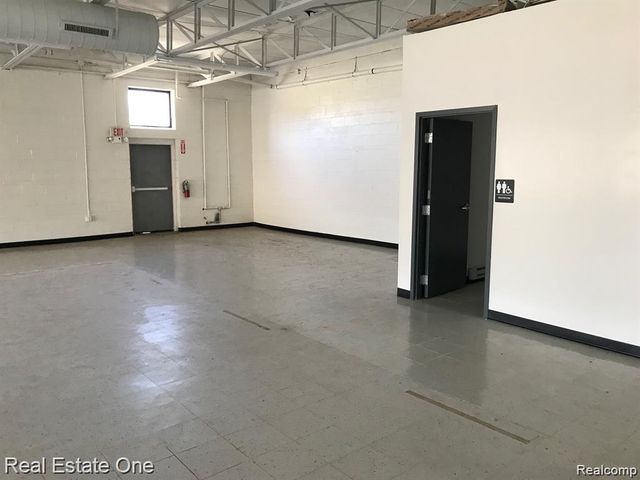 2315 S Venoy Road, Westland, MI 48186