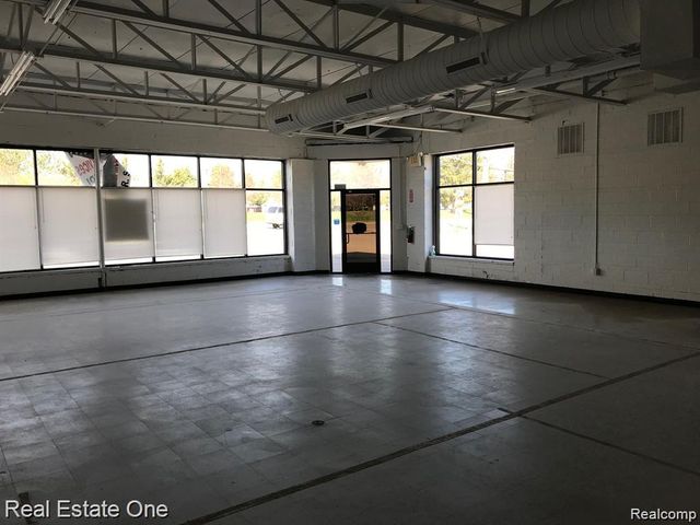 2315 S Venoy Road, Westland, MI 48186
