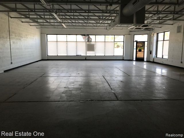 2315 S Venoy Road, Westland, MI 48186