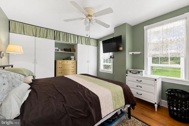 1208 VALLEY RD, Glen Mills, PA 19342
