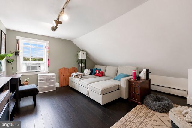 1208 VALLEY RD, Glen Mills, PA 19342