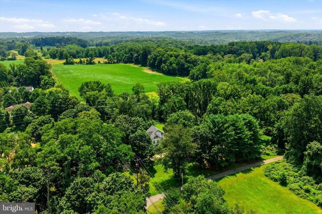 1208 VALLEY RD, Glen Mills, PA 19342