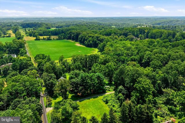 1208 VALLEY RD, Glen Mills, PA 19342