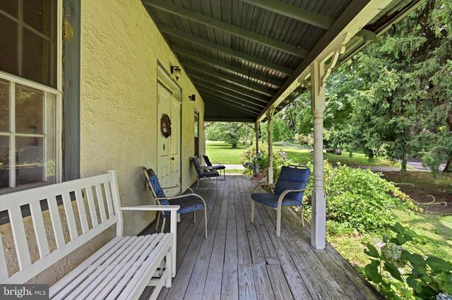 1208 VALLEY RD, Glen Mills, PA 19342