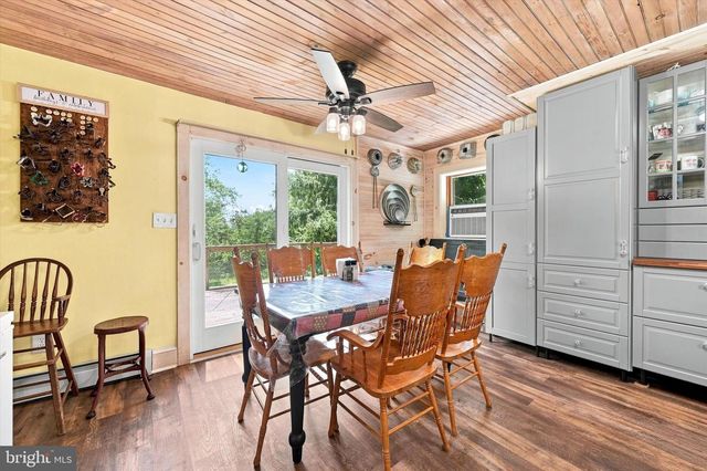 1208 VALLEY RD, Glen Mills, PA 19342