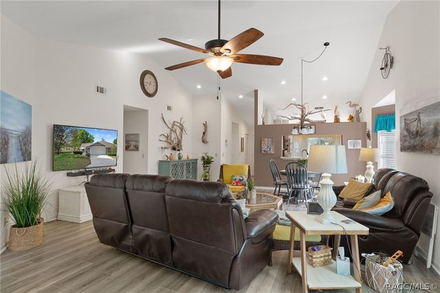 1504 N Foxboro Loop, Crystal River, FL 34429