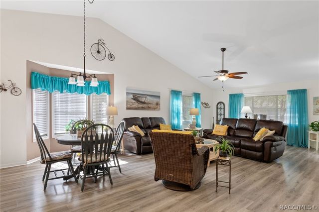 1504 N Foxboro Loop, Crystal River, FL 34429