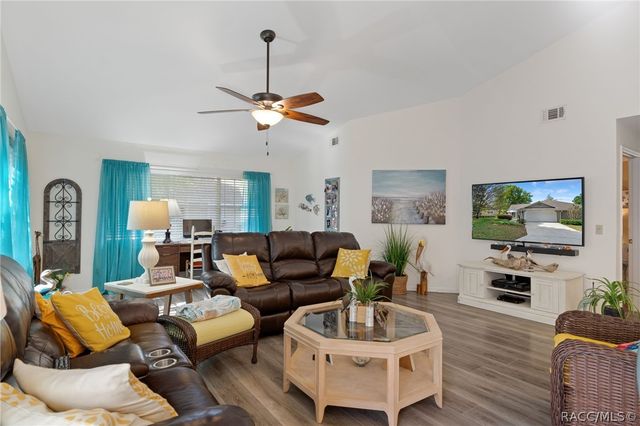 1504 N Foxboro Loop, Crystal River, FL 34429