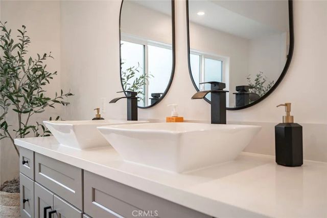 2925 W Oak, Burbank, CA 91505