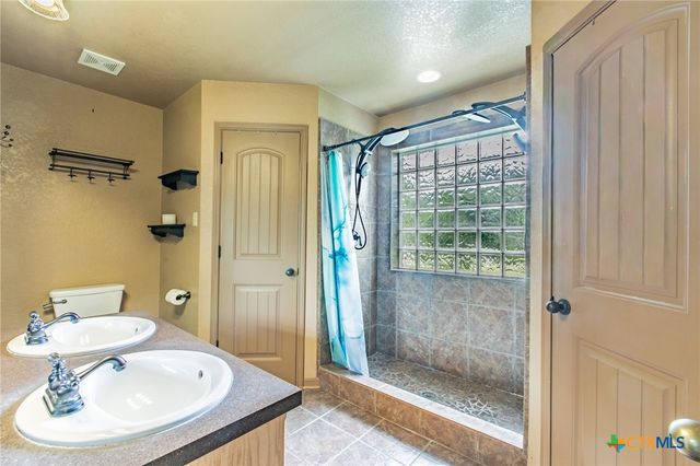 27 S Sherwood Drive, Belton, TX 76513