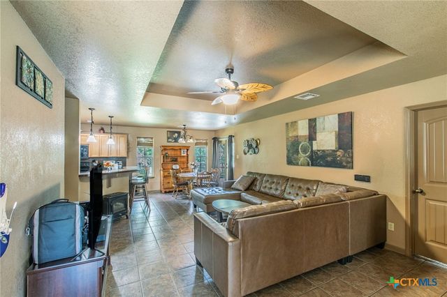 27 S Sherwood Drive, Belton, TX 76513