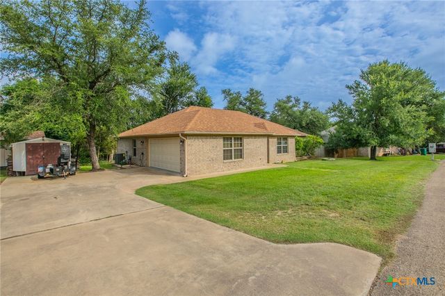 27 S Sherwood Drive, Belton, TX 76513