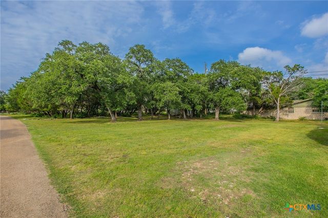 27 S Sherwood Drive, Belton, TX 76513