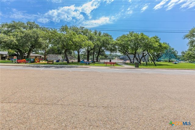 27 S Sherwood Drive, Belton, TX 76513