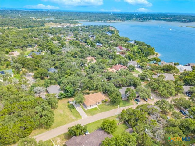 27 S Sherwood Drive, Belton, TX 76513