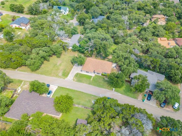 27 S Sherwood Drive, Belton, TX 76513