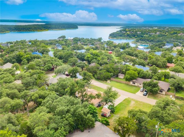 27 S Sherwood Drive, Belton, TX 76513