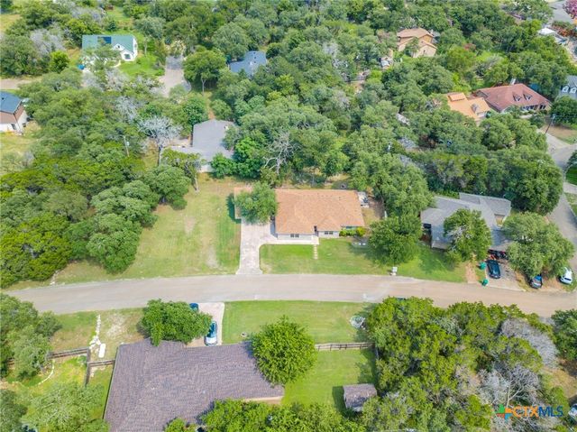 27 S Sherwood Drive, Belton, TX 76513