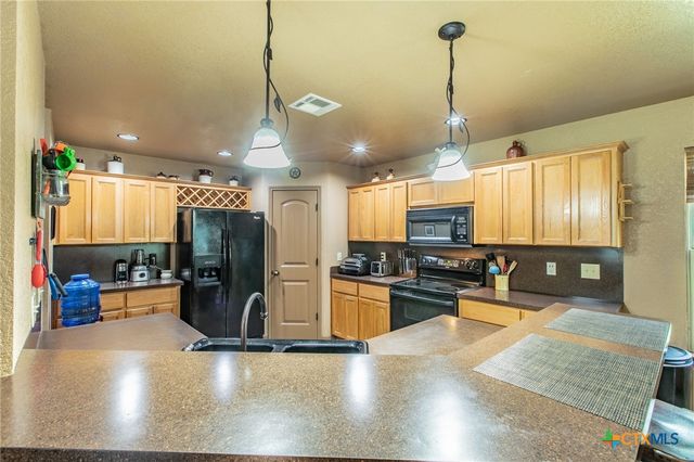 27 S Sherwood Drive, Belton, TX 76513