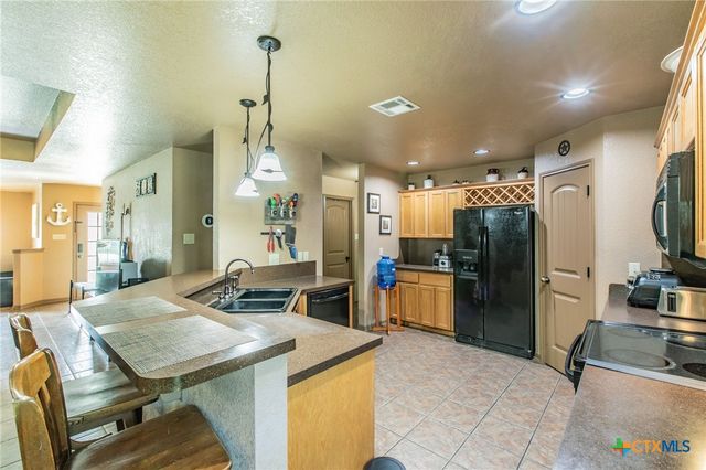 27 S Sherwood Drive, Belton, TX 76513
