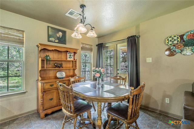 27 S Sherwood Drive, Belton, TX 76513