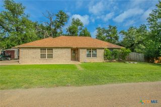 27 S Sherwood Drive, Belton, TX 76513