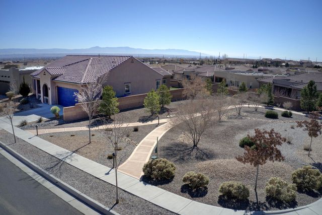 9108 Lake Isabella Way NW, Albuquerque, NM 87120