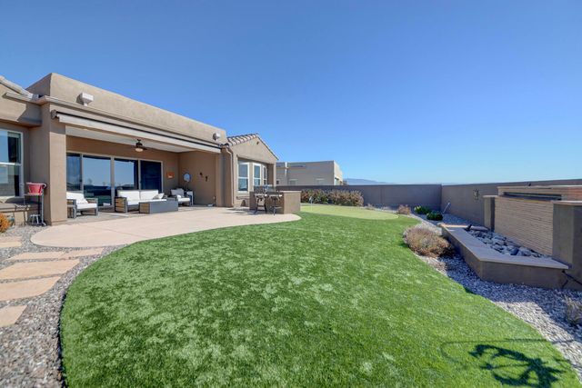 9108 Lake Isabella Way NW, Albuquerque, NM 87120