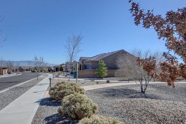 9108 Lake Isabella Way NW, Albuquerque, NM 87120
