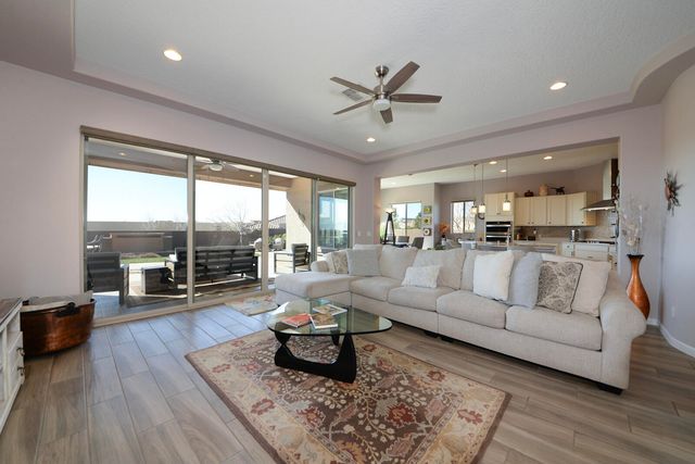 9108 Lake Isabella Way NW, Albuquerque, NM 87120