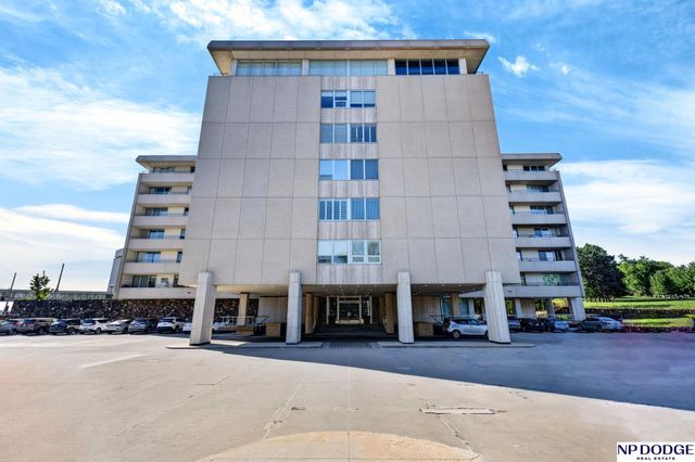 8405 Indian Hills Dr Apt 4A5, Omaha, NE 68114
