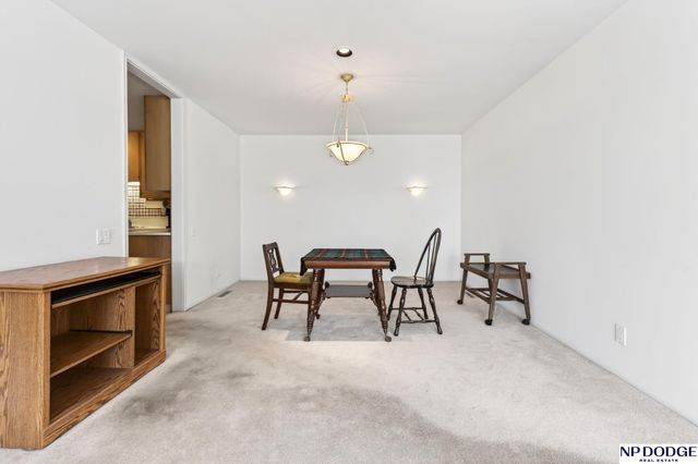8405 Indian Hills Dr Apt 4A5, Omaha, NE 68114