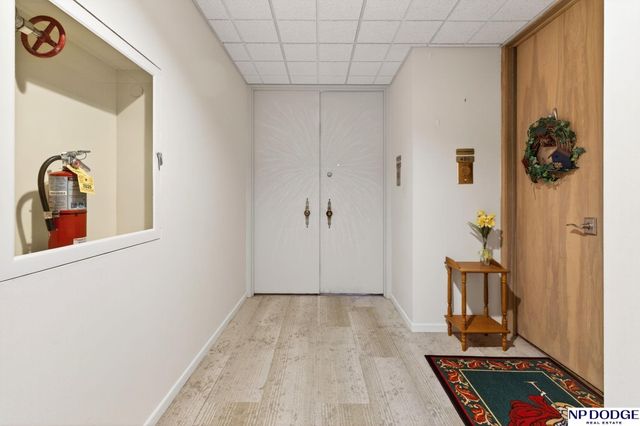 8405 Indian Hills Dr Apt 4A5, Omaha, NE 68114