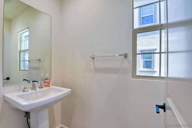 912 Slate St, San Marcos, CA 92078