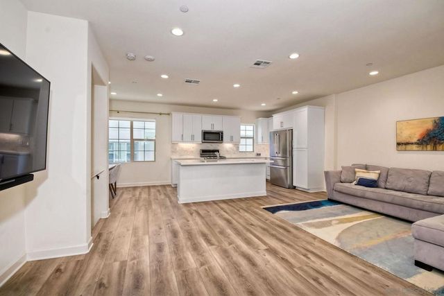 912 Slate St, San Marcos, CA 92078