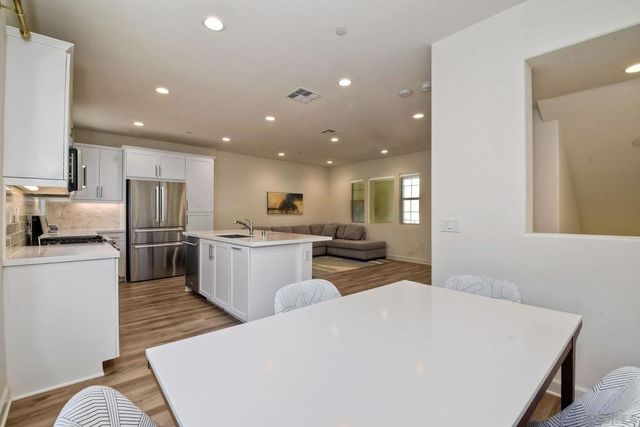 912 Slate St, San Marcos, CA 92078