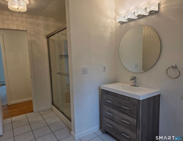 5 Oaktree Court, Bethel, CT 06801
