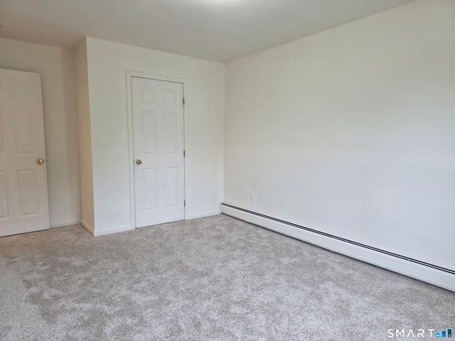 5 Oaktree Court, Bethel, CT 06801