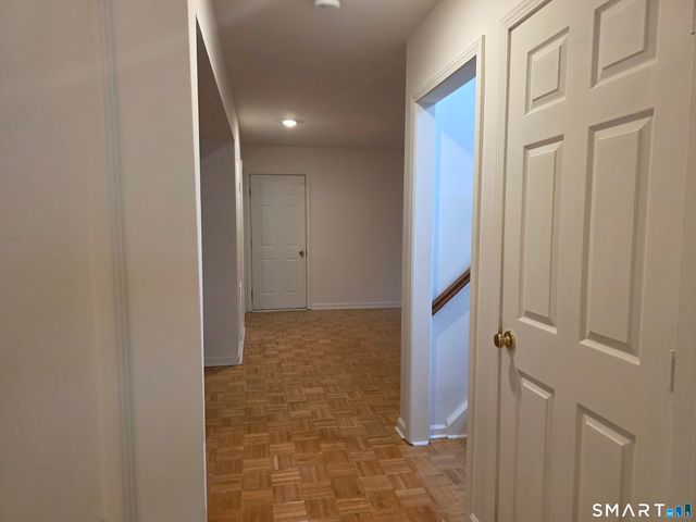 5 Oaktree Court, Bethel, CT 06801
