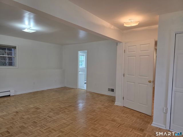 5 Oaktree Court, Bethel, CT 06801