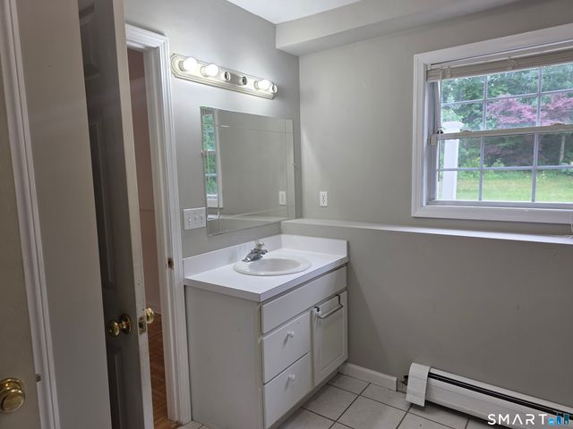 5 Oaktree Court, Bethel, CT 06801