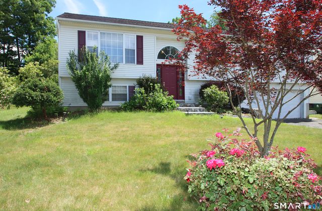 5 Oaktree Court, Bethel, CT 06801