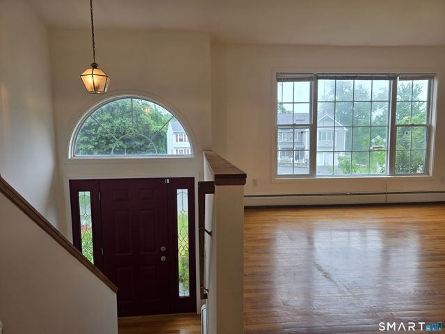 5 Oaktree Court, Bethel, CT 06801