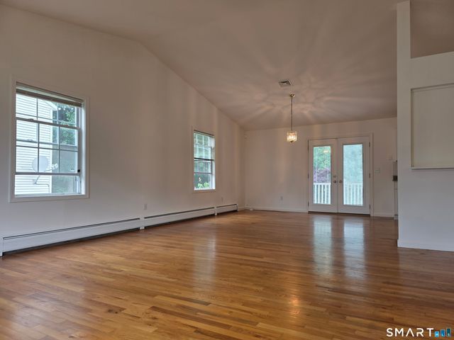 5 Oaktree Court, Bethel, CT 06801