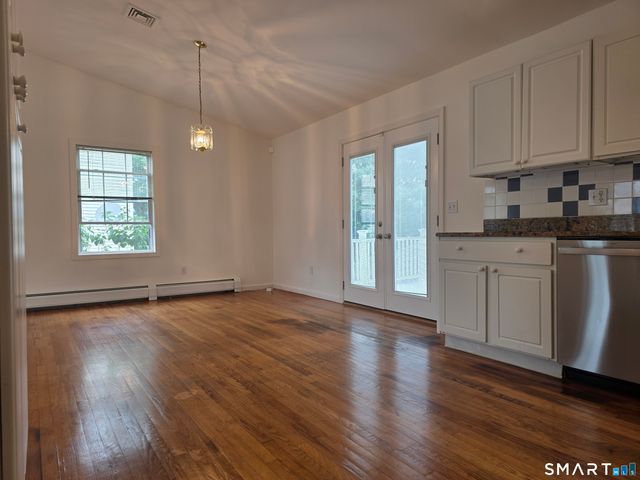 5 Oaktree Court, Bethel, CT 06801