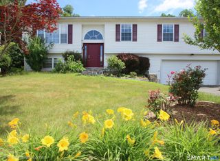 5 Oaktree Court, Bethel, CT 06801