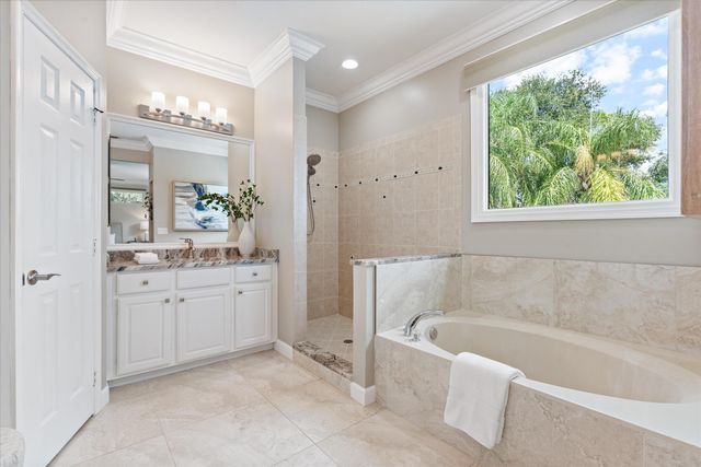 8501 PORTOBELLO Lane, Palm Beach Gardens, FL 33418