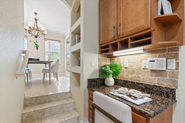 8501 PORTOBELLO Lane, Palm Beach Gardens, FL 33418