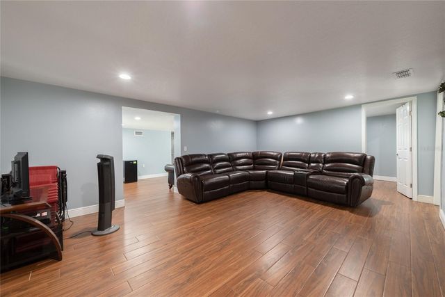 19 S TYLER AVENUE, Orlando, FL 32811
