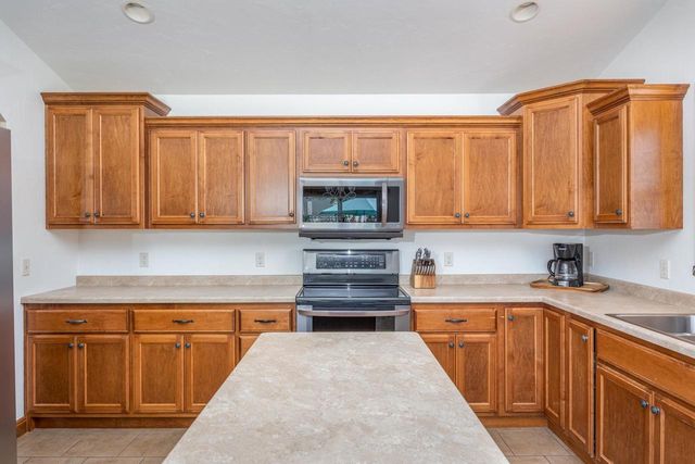 1124 BOBBY COURT, Appleton, WI 54915